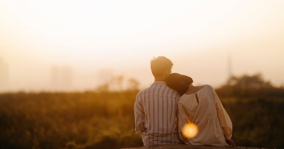 7 Ways Men Express Their Feelings Without Words
