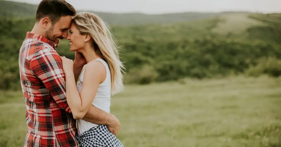 9 Ways to Know He Truly Means It When He Says He Loves You