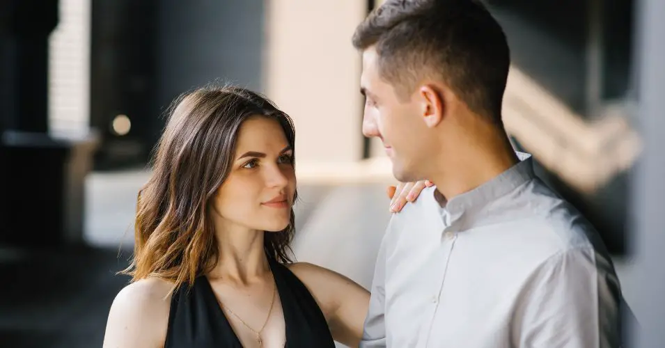 Do You Have a Gut Feeling He’s Attracted to You? [9 Signs You’re Right]