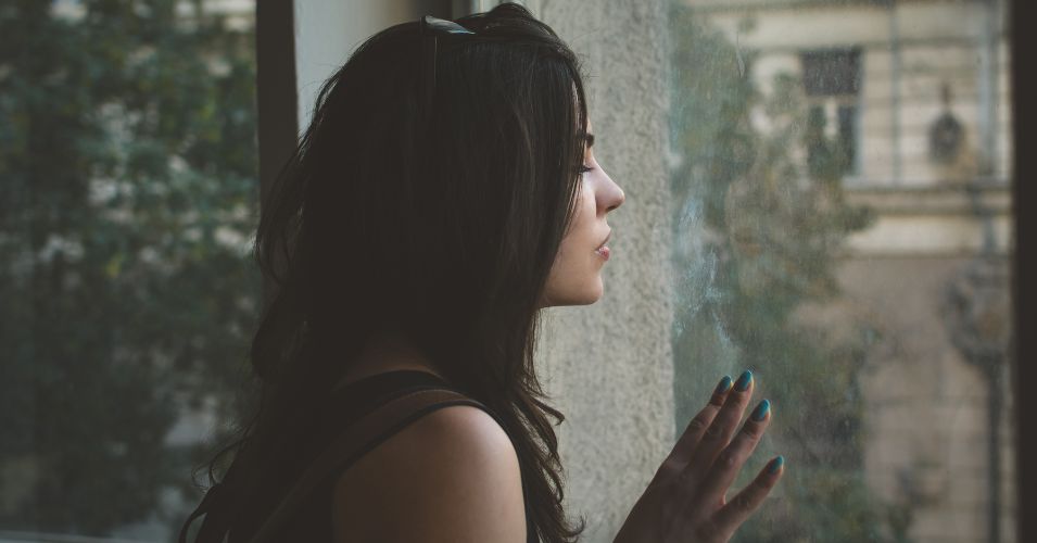 To the Heartbroken Girl Who’s Loving Someone She Can’t Have