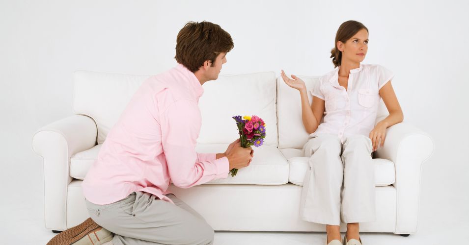 9 Clever Moves When He Comes Back After Ignoring You
