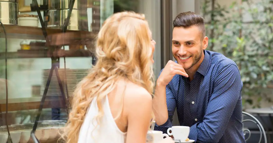 8 Telltale Signs He Likes You More Than You Think
