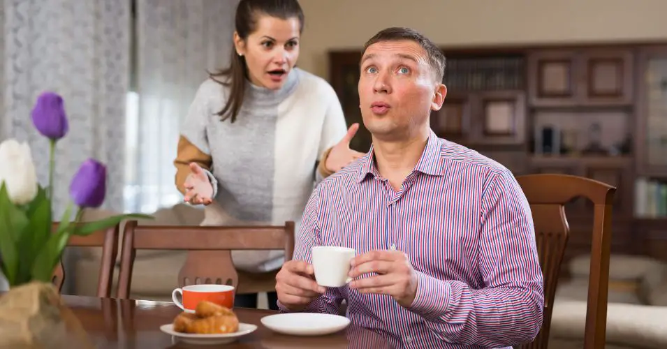 9 Signs He’s Not Interested in Your Life