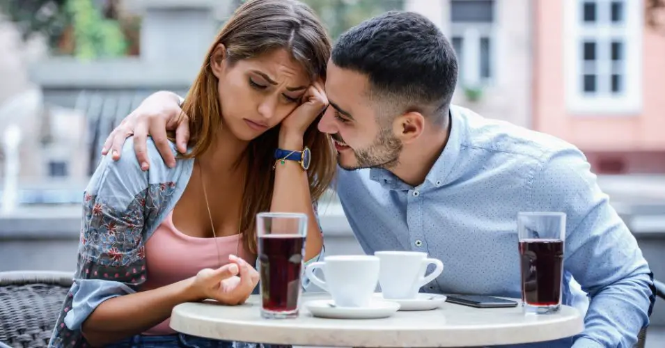 10 Warning Signs He’s Just Using You