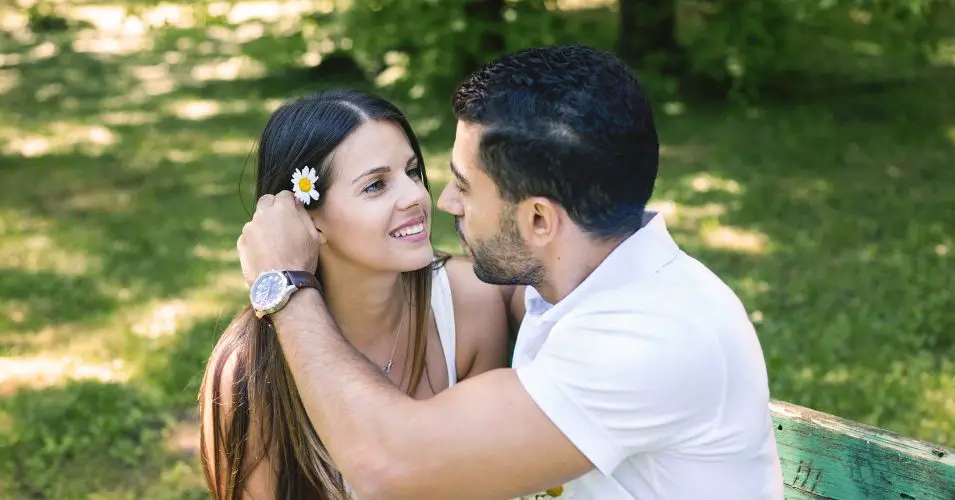 10 Ways to Know If He’s Only After a Fling